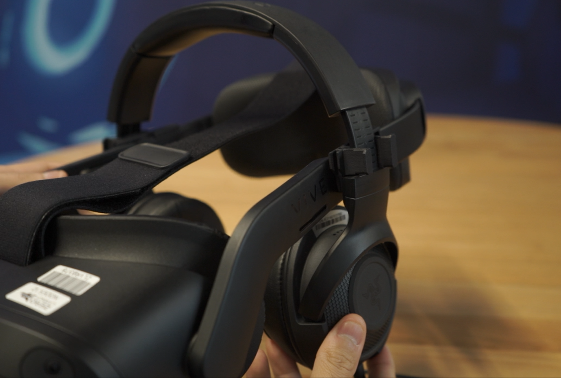Headphones_Mounted.png